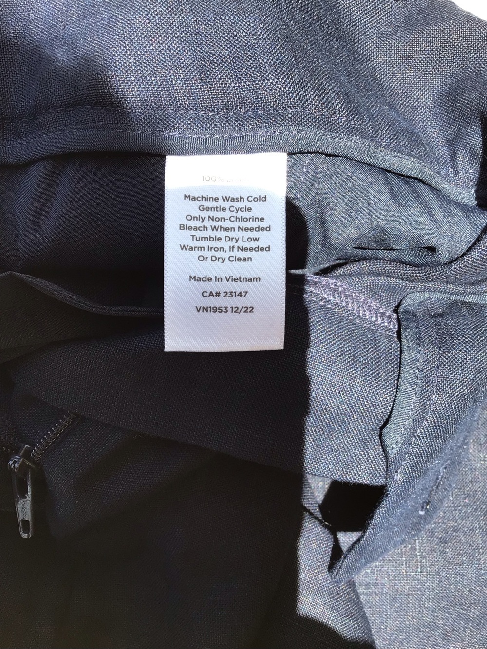 NWT Talbots navy blue linen pleated shorts - Picture 4 of 4